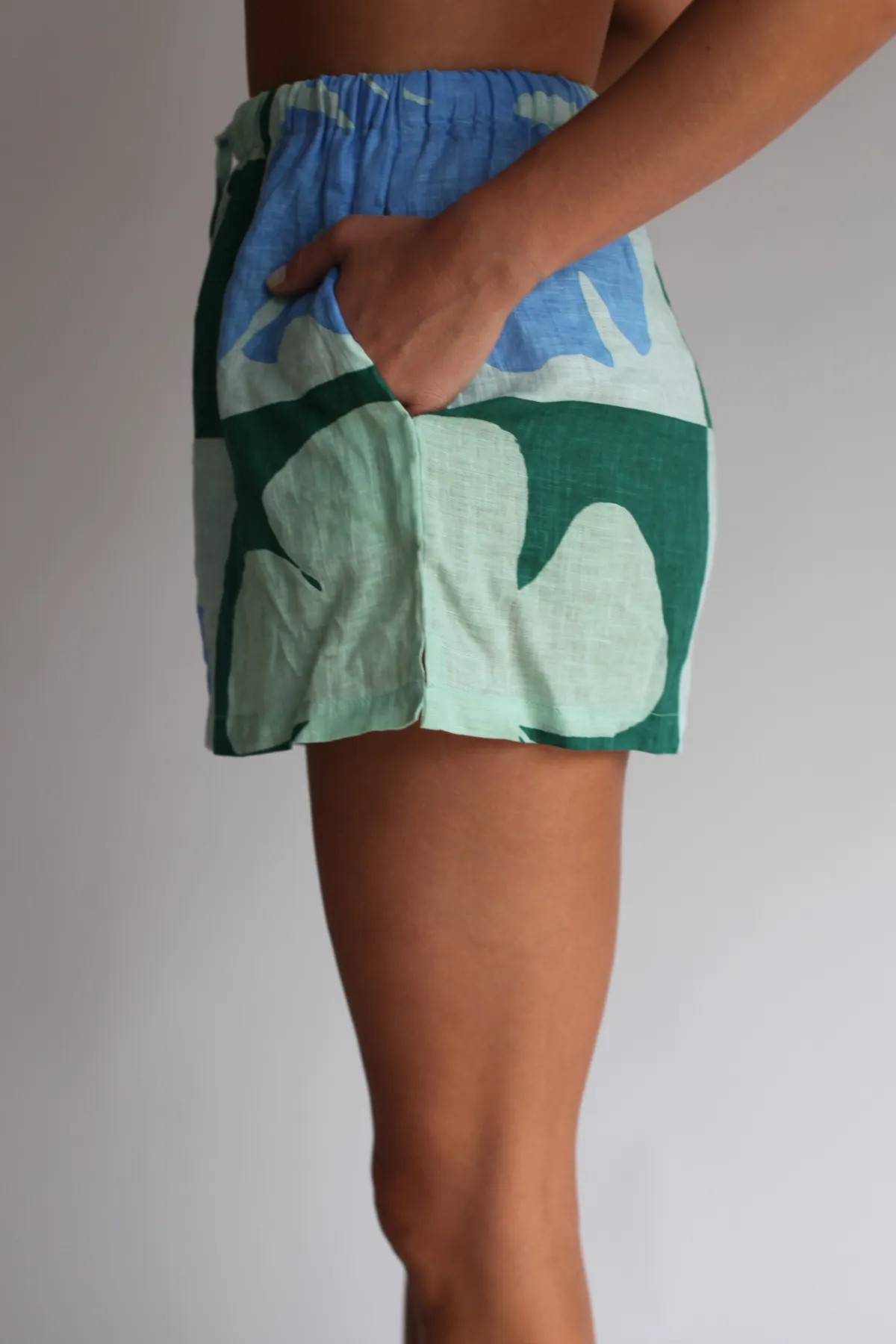 Hibiscus Linen Short