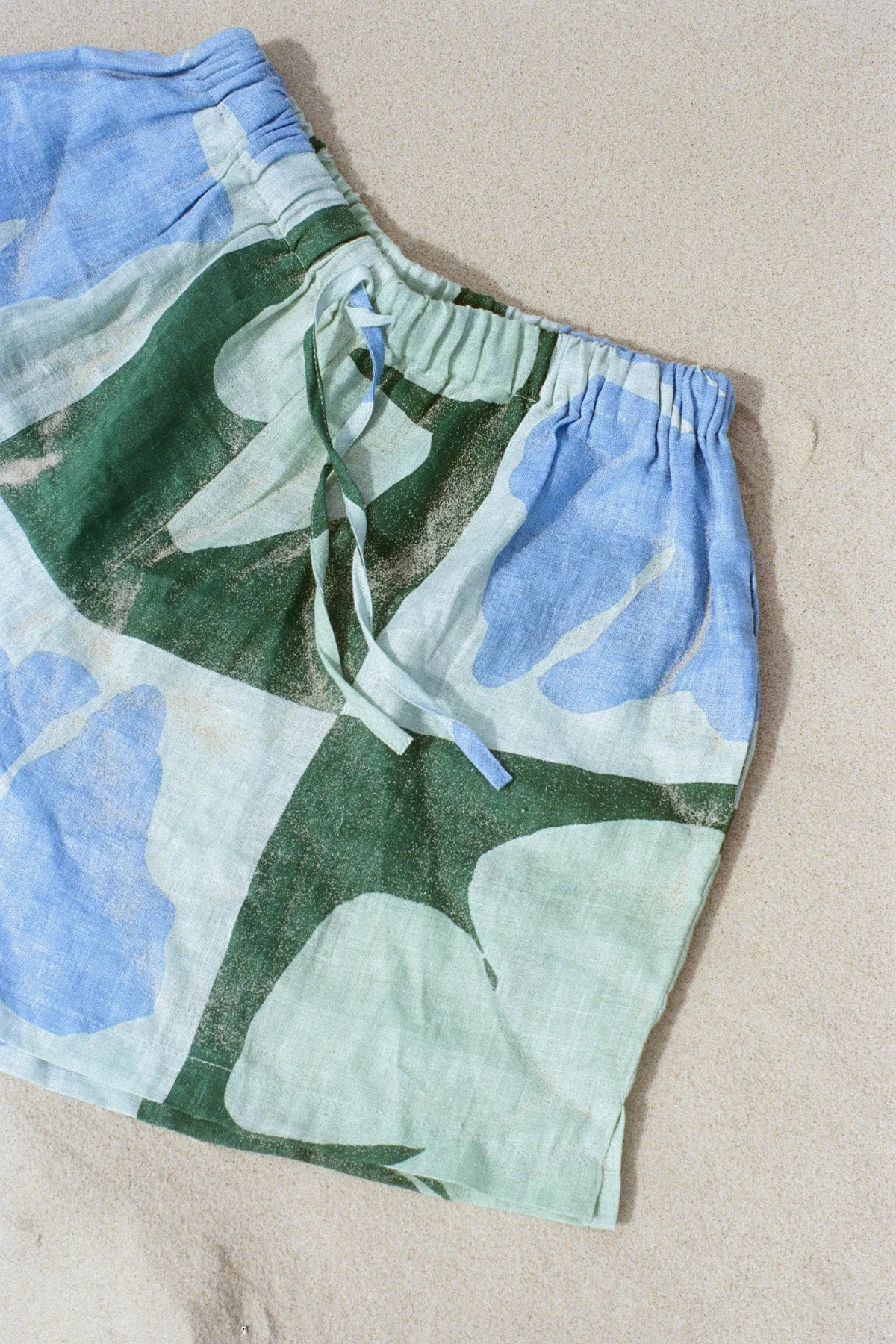 Hibiscus Linen Short