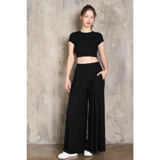 Maronie Rib Knit Cropped T-Shirt  | Black