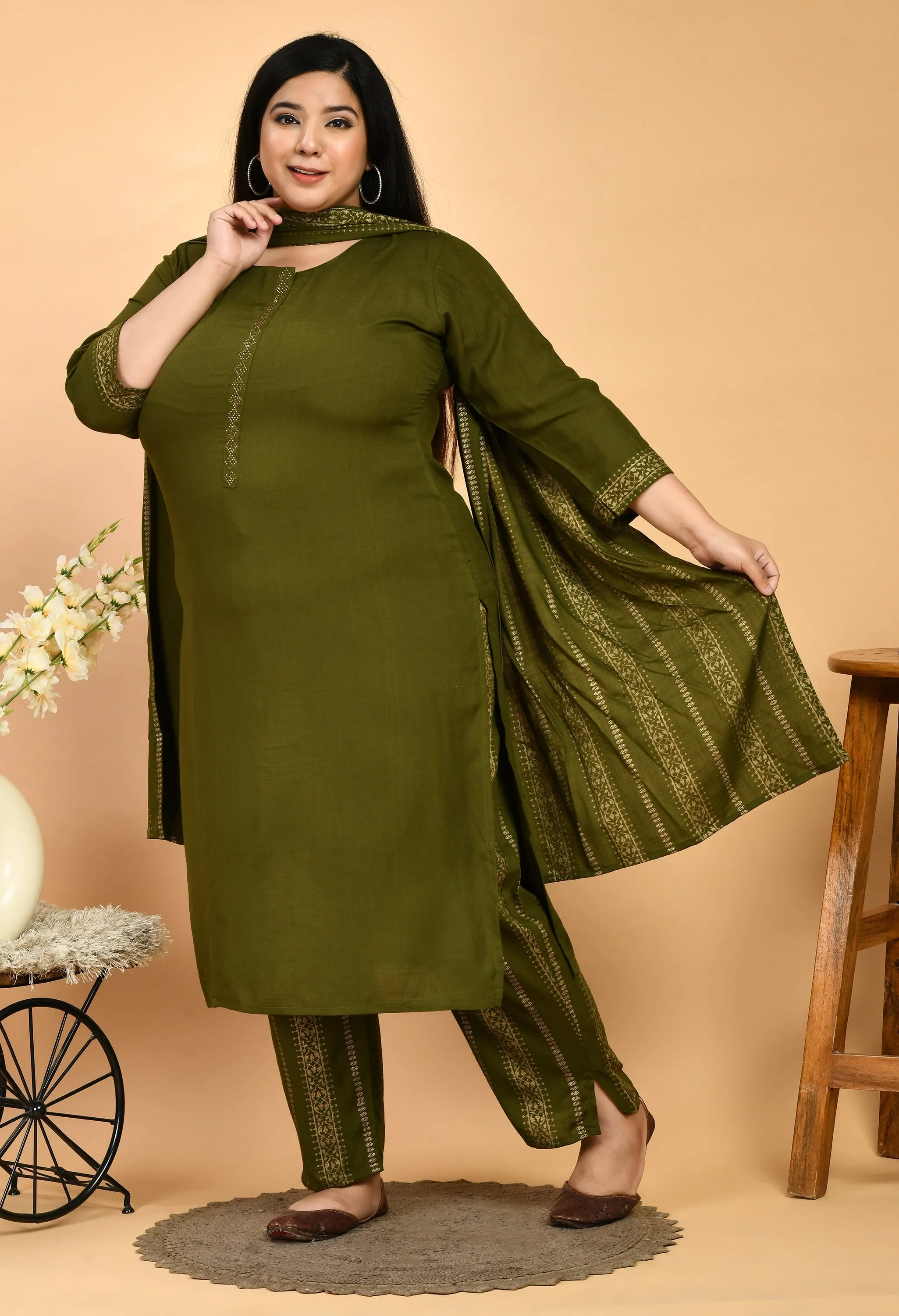 Plus Size Lush Green Kurta Pant Set with Dupatta